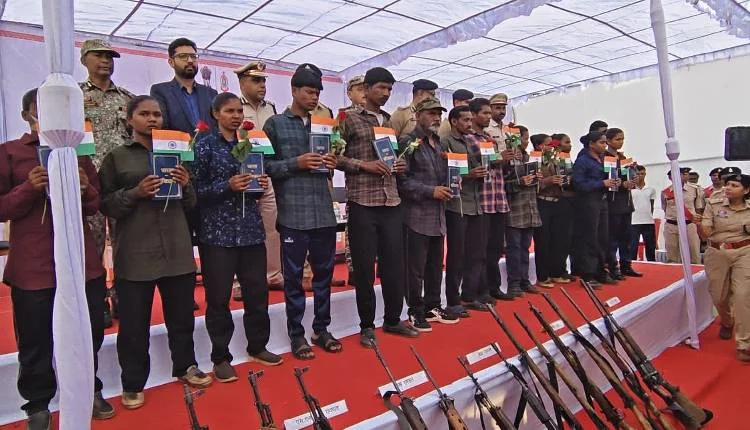 15 Naxalites From BolangirBargarhMahasamund Division Surrender In Chhattisgarh-1.webp