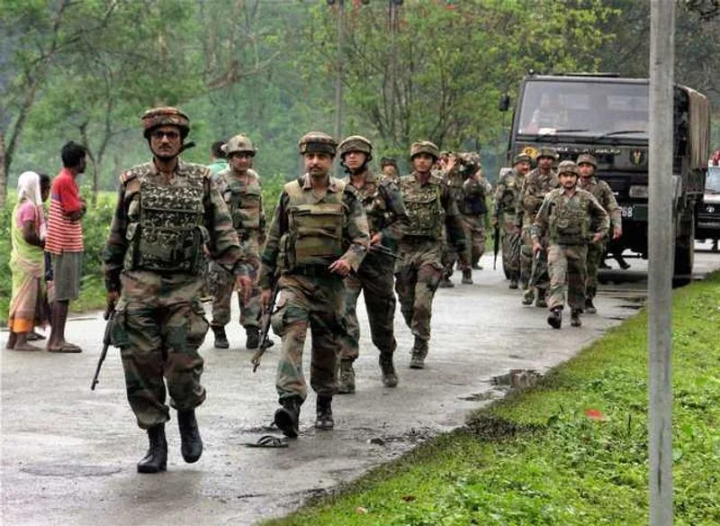 16 Naxalites surrender in Chhattisgarhs Narayanpur 9 of them carry total Rs 48 lakh bounty-1.webp