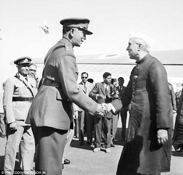 Then Indian Army Chief Gen K M Cariappa with Jawahar Lal Nehru