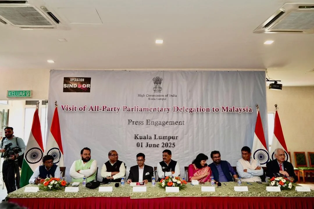 Allparty delegation pays tribute to Malaysian victim of 2611 Mumbai attack reinforces antiter...webp