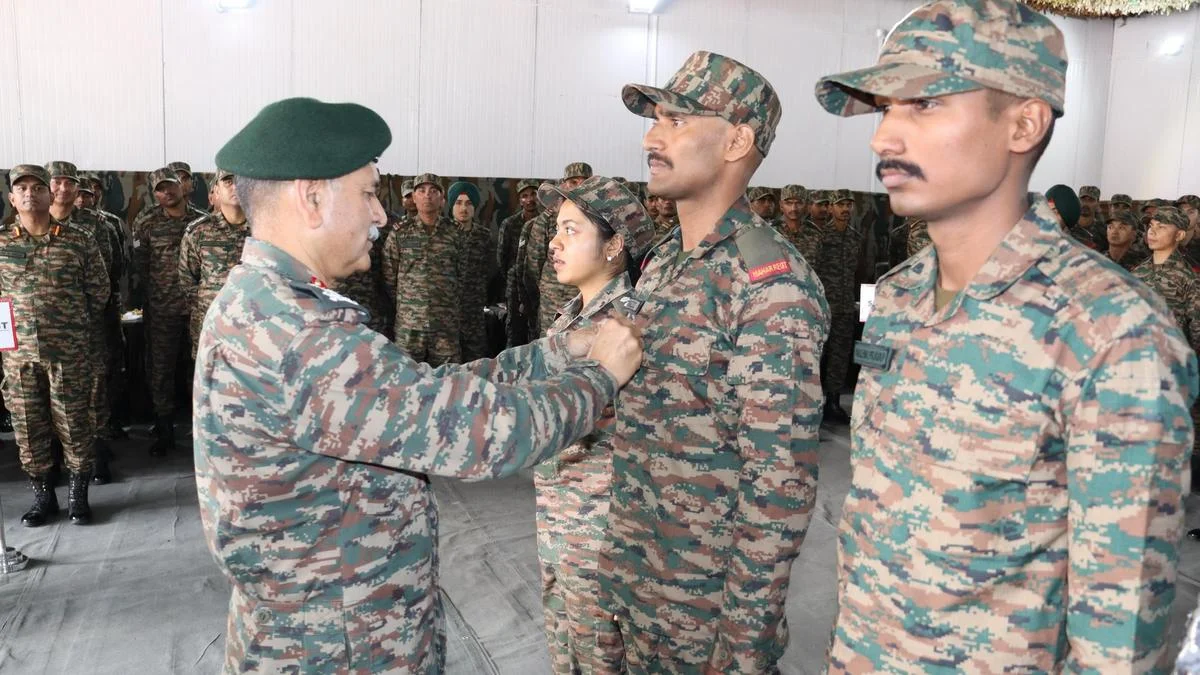 Army Chief visits Ladakh reviews operational preparedness-1.webp