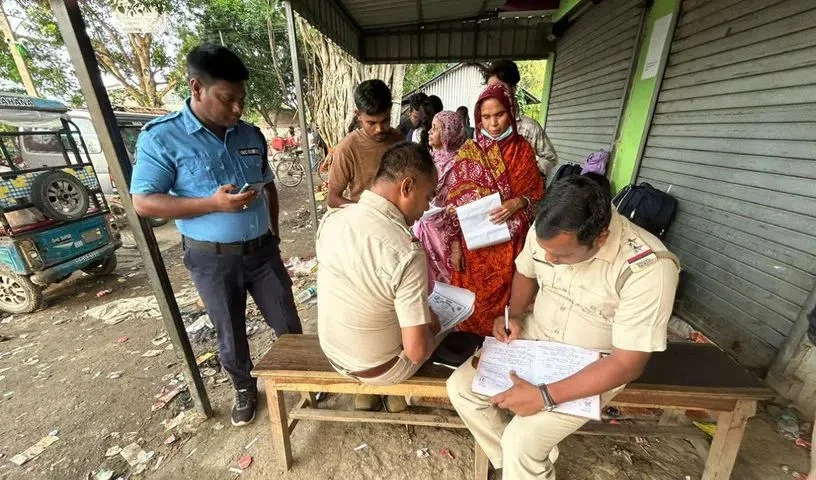 Gujarat Police Detain 501 Bangladeshi Nationals During Statewide Operation Delta Hunt-1.webp