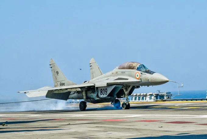 INS Vikrant achieves 1000 successful arrested landings marking a major leap in Indias maritim...webp