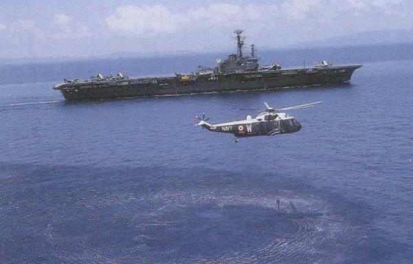 ins_vikrant_r11_with_a_sea_king_helicopter_during_indo-pakistani_war_of_1971-1.jpg