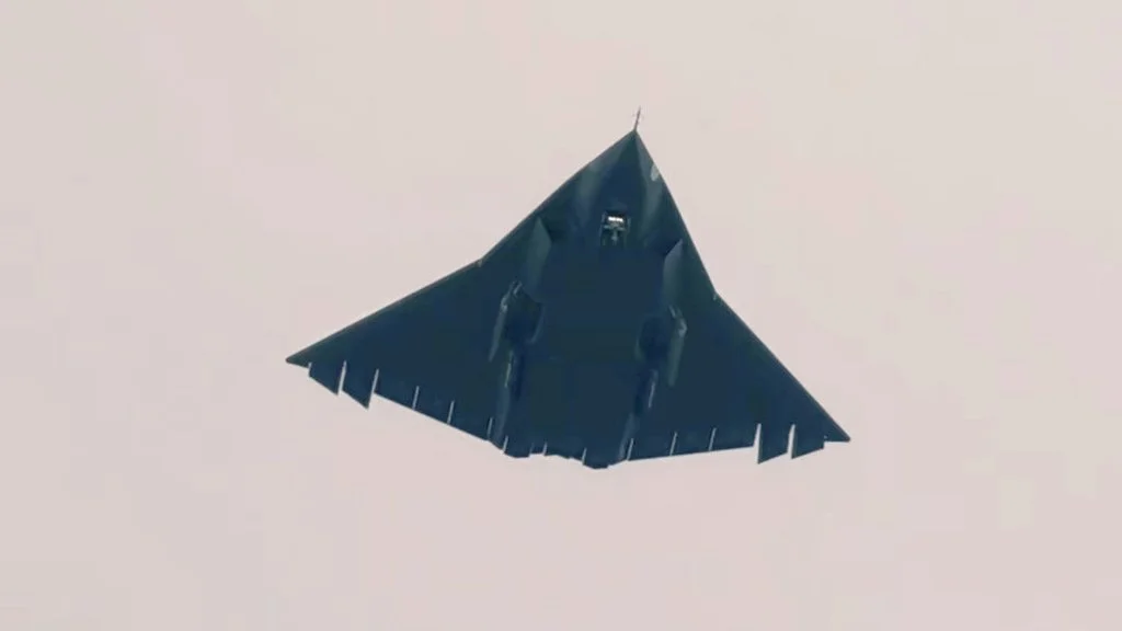 China's J-36 6th-Gen Prototype Completes Second Test Flight, Unconventional Three-Engine Design Signals Enhanced Power and Stealth