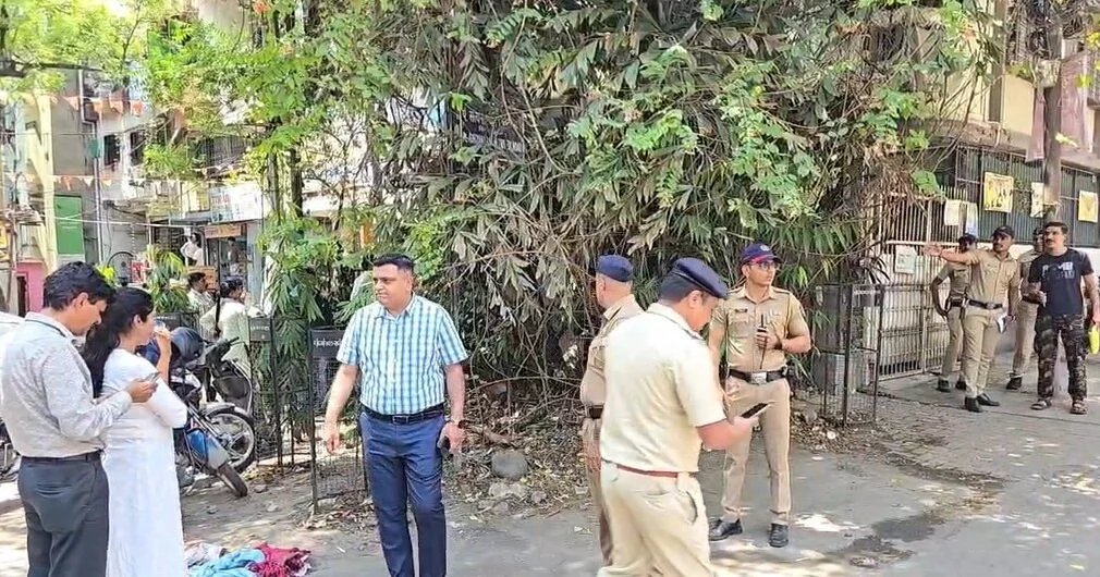 Over 50 Detonators And 15 Gelatin Sticks Recovered From Residential Area Near CA Road In Nagp...webp